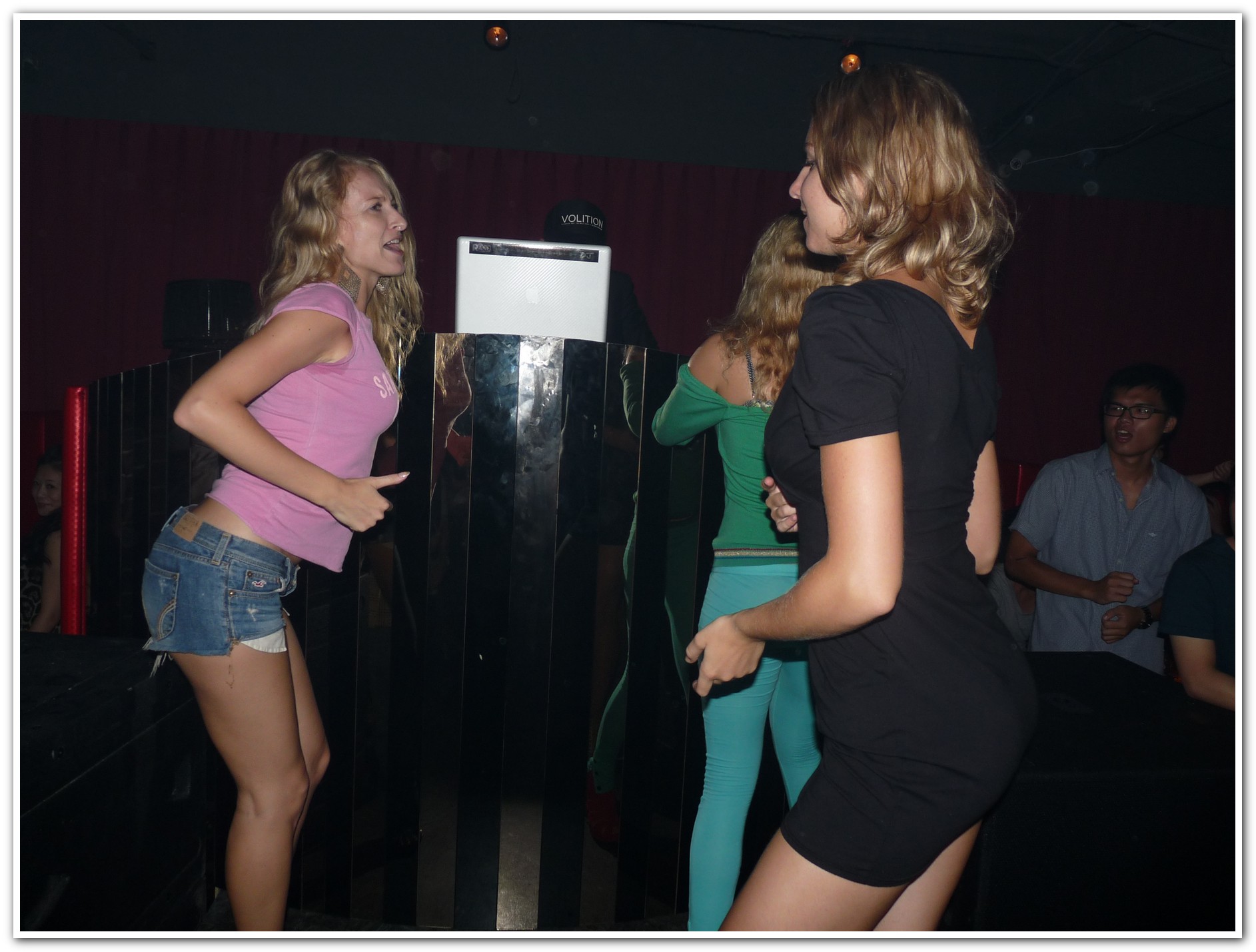 Going to a club in Taiwan…